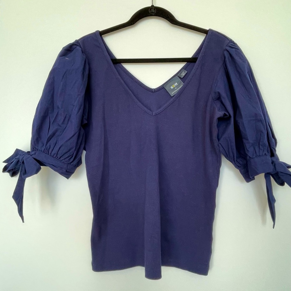 V neck top with elbow length puff sleeves with bow